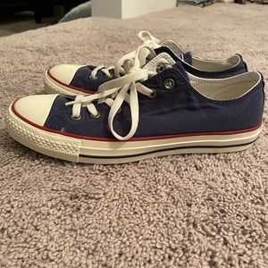 Unisex navy converse